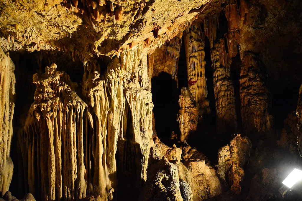 Sfentoni Cave, Zoniana, Rethymno